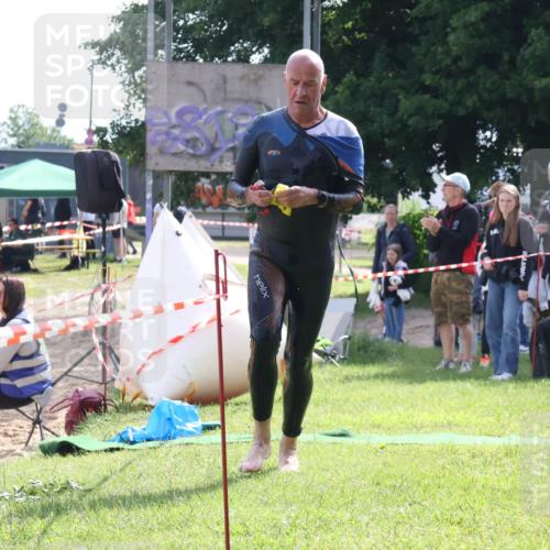 16.06.2024 - 26. Vierlanden-Triathlon Lena Gebhardt http://msf.ph/oto/6316259 16.06.2024 09:57:28 Schwimmen 96, 96 meine-sportfotos.de