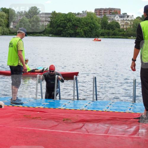 16.06.2024 - 7 Türme Triathlon KatJ http://msf.ph/oto/6316260 16.06.2024 11:28:27 Schwimmen 251, 266 meine-sportfotos.de