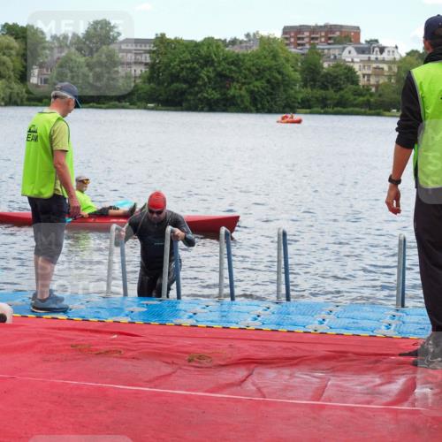 16.06.2024 - 7 Türme Triathlon KatJ http://msf.ph/oto/6316263 16.06.2024 11:28:28 Schwimmen 251 meine-sportfotos.de