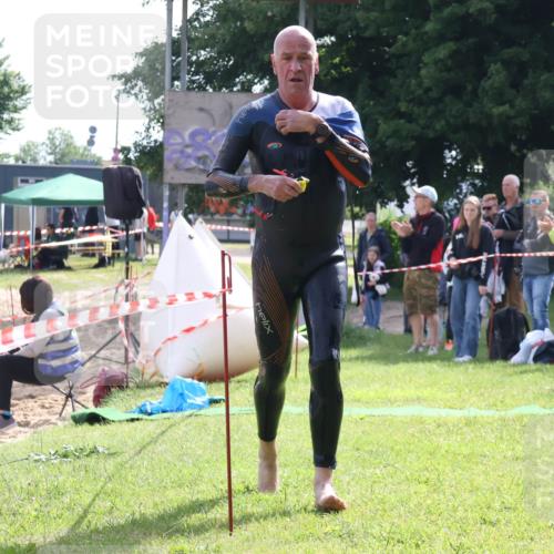 16.06.2024 - 26. Vierlanden-Triathlon Lena Gebhardt http://msf.ph/oto/6316265 16.06.2024 09:57:29 Schwimmen 96, 96 meine-sportfotos.de