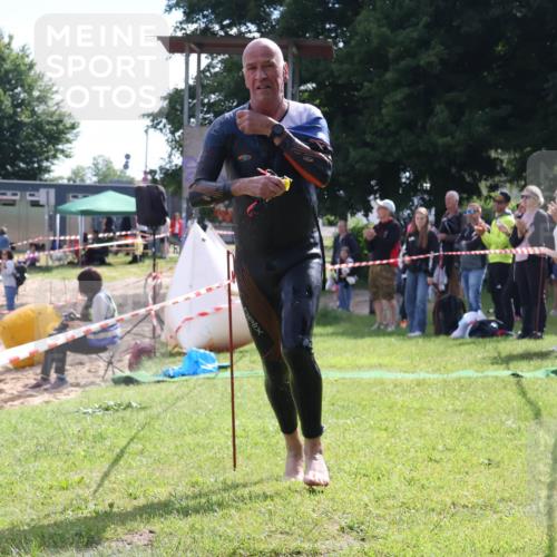 16.06.2024 - 26. Vierlanden-Triathlon Lena Gebhardt http://msf.ph/oto/6316269 16.06.2024 09:57:30 Schwimmen 96, 96 meine-sportfotos.de