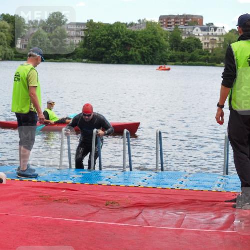 16.06.2024 - 7 Türme Triathlon KatJ http://msf.ph/oto/6316270 16.06.2024 11:28:28 Schwimmen 251 meine-sportfotos.de