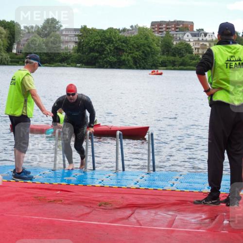 16.06.2024 - 7 Türme Triathlon KatJ http://msf.ph/oto/6316278 16.06.2024 11:28:29 Schwimmen 251 meine-sportfotos.de