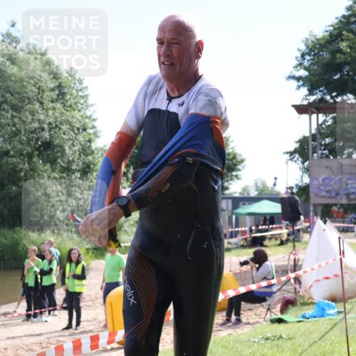 16.06.2024 - 26. Vierlanden-Triathlon Lena Gebhardt http://msf.ph/oto/6316279 16.06.2024 09:57:31 Schwimmen 96, 96 meine-sportfotos.de