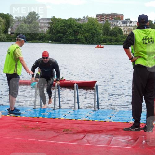 16.06.2024 - 7 Türme Triathlon KatJ http://msf.ph/oto/6316281 16.06.2024 11:28:29 Schwimmen 251 meine-sportfotos.de