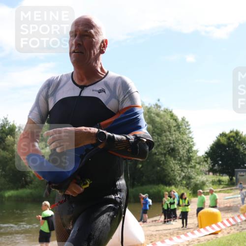 16.06.2024 - 26. Vierlanden-Triathlon Lena Gebhardt http://msf.ph/oto/6316282 16.06.2024 09:57:32 Schwimmen 96, 96 meine-sportfotos.de