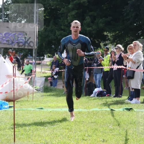 16.06.2024 - 26. Vierlanden-Triathlon Lena Gebhardt http://msf.ph/oto/6316294 16.06.2024 09:57:57 Schwimmen 50, 208, 50, 208 meine-sportfotos.de