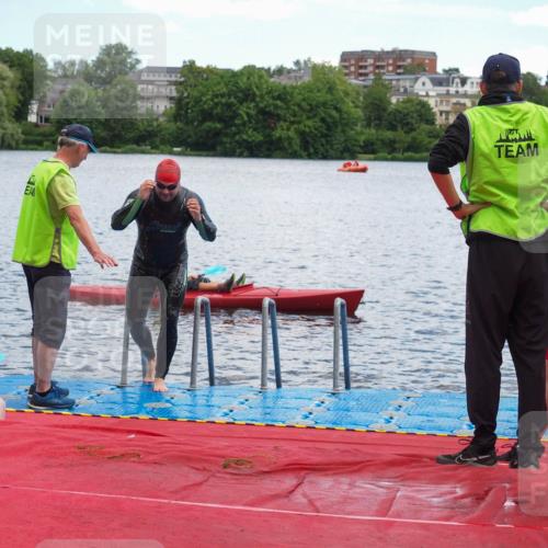 16.06.2024 - 7 Türme Triathlon KatJ http://msf.ph/oto/6316296 16.06.2024 11:28:29 Schwimmen 251 meine-sportfotos.de