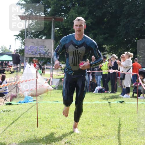 16.06.2024 - 26. Vierlanden-Triathlon Lena Gebhardt http://msf.ph/oto/6316300 16.06.2024 09:57:58 Schwimmen 50, 208, 50, 208 meine-sportfotos.de
