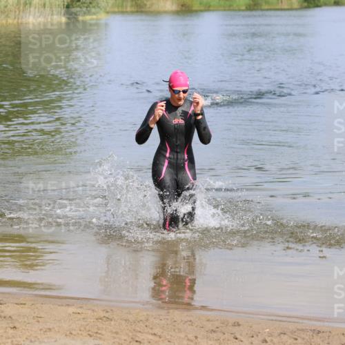 16.06.2024 - 26. Vierlanden-Triathlon Strokosch-Dieckow http://msf.ph/oto/6316323 16.06.2024 10:04:24 Schwimmen 192, 192 meine-sportfotos.de