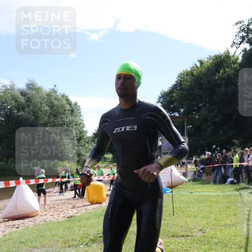 16.06.2024 - 26. Vierlanden-Triathlon Lena Gebhardt http://msf.ph/oto/6316331 16.06.2024 09:58:06 Schwimmen 50, 50 meine-sportfotos.de