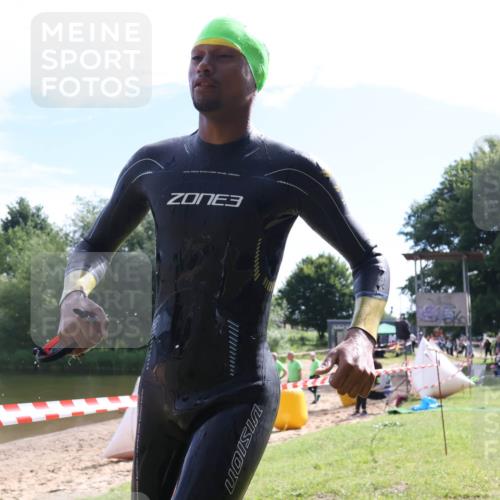 16.06.2024 - 26. Vierlanden-Triathlon Lena Gebhardt http://msf.ph/oto/6316335 16.06.2024 09:58:06 Schwimmen 50, 50 meine-sportfotos.de