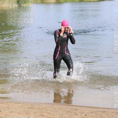 16.06.2024 - 26. Vierlanden-Triathlon Strokosch-Dieckow http://msf.ph/oto/6316357 16.06.2024 10:04:24 Schwimmen 192, 192 meine-sportfotos.de