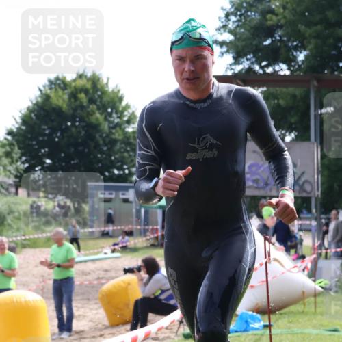 16.06.2024 - 26. Vierlanden-Triathlon Lena Gebhardt http://msf.ph/oto/6316359 16.06.2024 09:59:56 Schwimmen 201, 204, 201, 204 meine-sportfotos.de