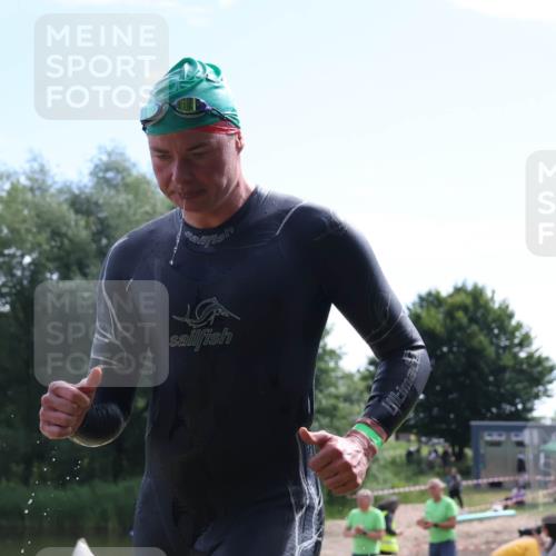 16.06.2024 - 26. Vierlanden-Triathlon Lena Gebhardt http://msf.ph/oto/6316366 16.06.2024 09:59:56 Schwimmen 201, 204, 201, 204 meine-sportfotos.de