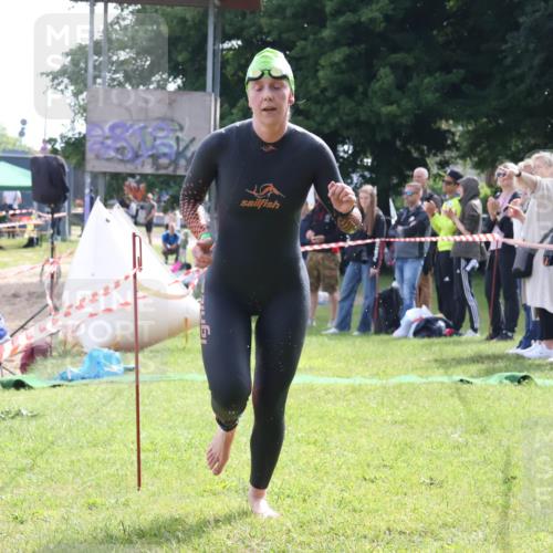 16.06.2024 - 26. Vierlanden-Triathlon Lena Gebhardt http://msf.ph/oto/6316378 16.06.2024 10:00:00 Schwimmen 95, 201, 204, 95, 201, 204 meine-sportfotos.de
