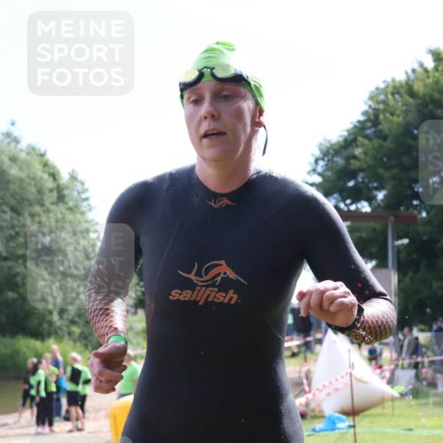 16.06.2024 - 26. Vierlanden-Triathlon Lena Gebhardt http://msf.ph/oto/6316392 16.06.2024 10:00:01 Schwimmen 95, 201, 95, 201 meine-sportfotos.de