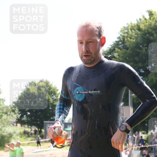 16.06.2024 - 26. Vierlanden-Triathlon Lena Gebhardt http://msf.ph/oto/6316420 16.06.2024 10:00:15 Schwimmen 95, 95 meine-sportfotos.de