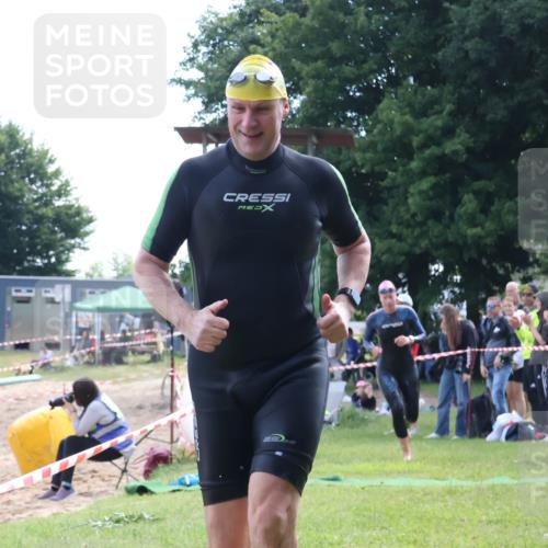 16.06.2024 - 26. Vierlanden-Triathlon Lena Gebhardt http://msf.ph/oto/6316446 16.06.2024 10:01:23 Schwimmen 149, 209, 218, 149, 209, 218 meine-sportfotos.de