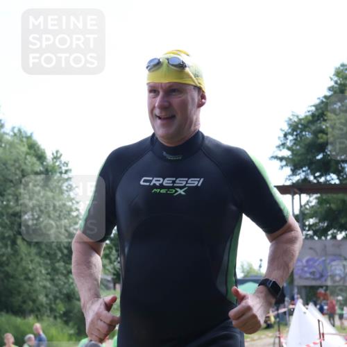 16.06.2024 - 26. Vierlanden-Triathlon Lena Gebhardt http://msf.ph/oto/6316451 16.06.2024 10:01:24 Schwimmen 149, 209, 218, 149, 209, 218 meine-sportfotos.de