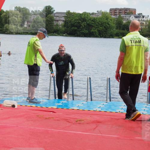 16.06.2024 - 7 Türme Triathlon KatJ http://msf.ph/oto/6316458 16.06.2024 11:34:54 Schwimmen 244 meine-sportfotos.de