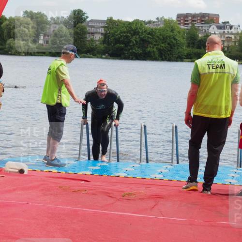 16.06.2024 - 7 Türme Triathlon KatJ http://msf.ph/oto/6316467 16.06.2024 11:34:55 Schwimmen 244 meine-sportfotos.de