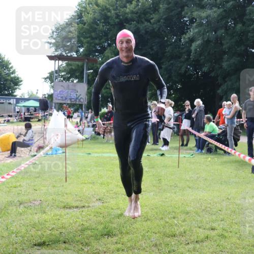 16.06.2024 - 26. Vierlanden-Triathlon Lena Gebhardt http://msf.ph/oto/6316492 16.06.2024 10:01:32 Schwimmen 209, 209 meine-sportfotos.de