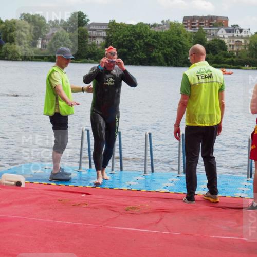 16.06.2024 - 7 Türme Triathlon KatJ http://msf.ph/oto/6316499 16.06.2024 11:34:56 Schwimmen 244 meine-sportfotos.de