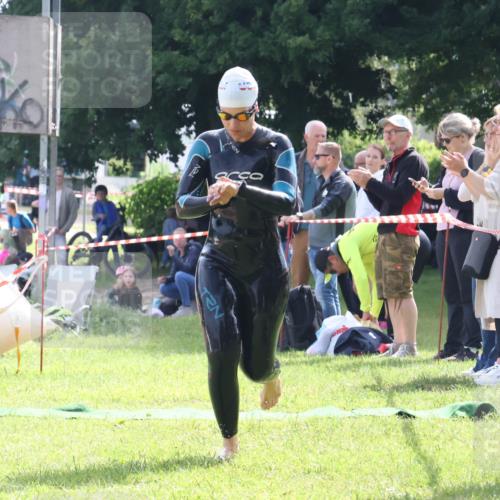 16.06.2024 - 26. Vierlanden-Triathlon Lena Gebhardt http://msf.ph/oto/6316504 16.06.2024 10:02:51 Schwimmen 226, 226 meine-sportfotos.de