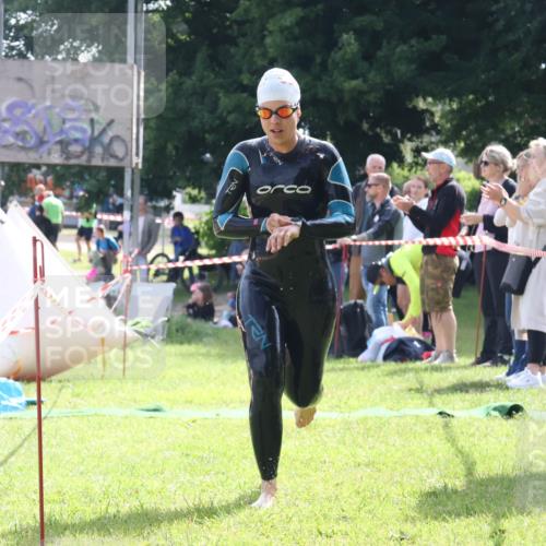 16.06.2024 - 26. Vierlanden-Triathlon Lena Gebhardt http://msf.ph/oto/6316509 16.06.2024 10:02:52 Schwimmen 226, 226 meine-sportfotos.de