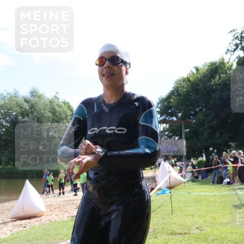 16.06.2024 - 26. Vierlanden-Triathlon Lena Gebhardt http://msf.ph/oto/6316527 16.06.2024 10:02:54 Schwimmen 226, 226 meine-sportfotos.de