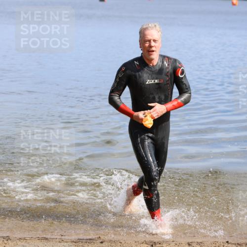 16.06.2024 - 26. Vierlanden-Triathlon Strokosch-Dieckow http://msf.ph/oto/6316618 16.06.2024 10:04:36 Schwimmen 192, 203, 215, 192, 203, 215 meine-sportfotos.de