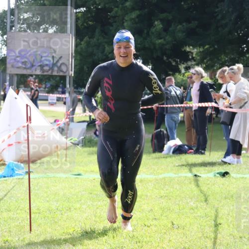 16.06.2024 - 26. Vierlanden-Triathlon Lena Gebhardt http://msf.ph/oto/6316643 16.06.2024 10:04:58 Schwimmen 181, 181 meine-sportfotos.de