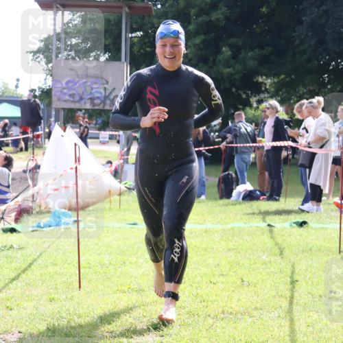 16.06.2024 - 26. Vierlanden-Triathlon Lena Gebhardt http://msf.ph/oto/6316648 16.06.2024 10:04:58 Schwimmen 181, 181 meine-sportfotos.de