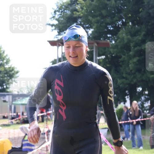 16.06.2024 - 26. Vierlanden-Triathlon Lena Gebhardt http://msf.ph/oto/6316654 16.06.2024 10:04:59 Schwimmen 181, 181 meine-sportfotos.de