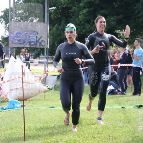16.06.2024 - 26. Vierlanden-Triathlon Lena Gebhardt http://msf.ph/oto/6316707 16.06.2024 10:07:17 Schwimmen 202, 210, 211, 221, 202, 210, 211, 221 meine-sportfotos.de