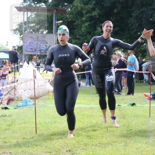 16.06.2024 - 26. Vierlanden-Triathlon Lena Gebhardt http://msf.ph/oto/6316710 16.06.2024 10:07:17 Schwimmen 202, 210, 211, 221, 202, 210, 211, 221 meine-sportfotos.de