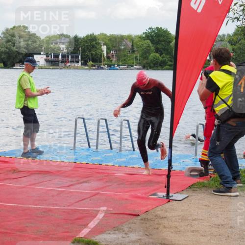 16.06.2024 - 7 Türme Triathlon KatJ http://msf.ph/oto/6316730 16.06.2024 11:51:57 Schwimmen 542, 554, 587, 606 meine-sportfotos.de