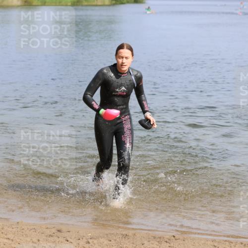 16.06.2024 - 26. Vierlanden-Triathlon Strokosch-Dieckow http://msf.ph/oto/6316771 16.06.2024 10:04:43 Schwimmen 181, 203, 215, 181, 203, 215 meine-sportfotos.de