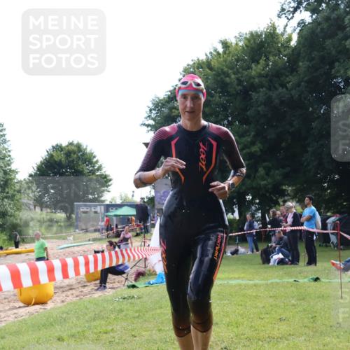 16.06.2024 - 26. Vierlanden-Triathlon Lena Gebhardt http://msf.ph/oto/6316785 16.06.2024 10:07:35 Schwimmen 221, 221 meine-sportfotos.de