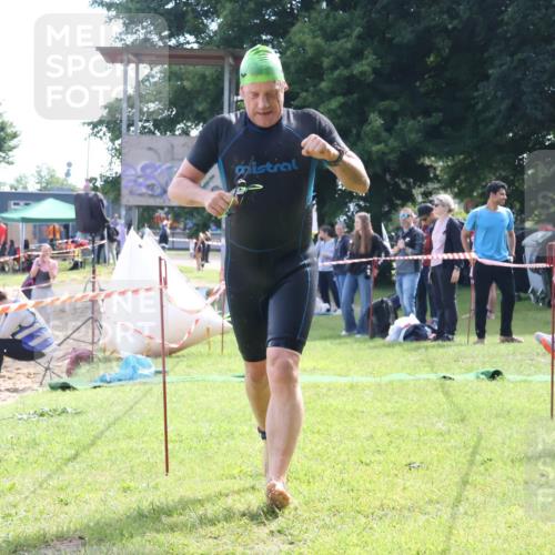 16.06.2024 - 26. Vierlanden-Triathlon Lena Gebhardt http://msf.ph/oto/6316811 16.06.2024 10:07:53 Schwimmen 207, 207 meine-sportfotos.de