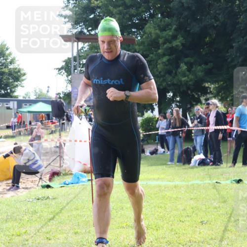 16.06.2024 - 26. Vierlanden-Triathlon Lena Gebhardt http://msf.ph/oto/6316816 16.06.2024 10:07:54 Schwimmen 207, 207 meine-sportfotos.de
