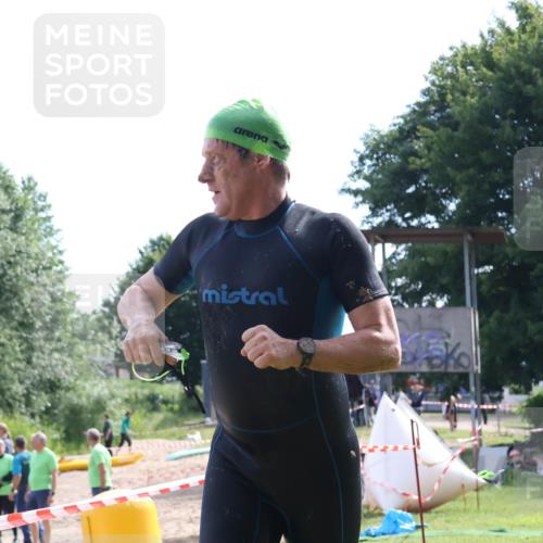 16.06.2024 - 26. Vierlanden-Triathlon Lena Gebhardt http://msf.ph/oto/6316823 16.06.2024 10:07:54 Schwimmen 207, 207 meine-sportfotos.de