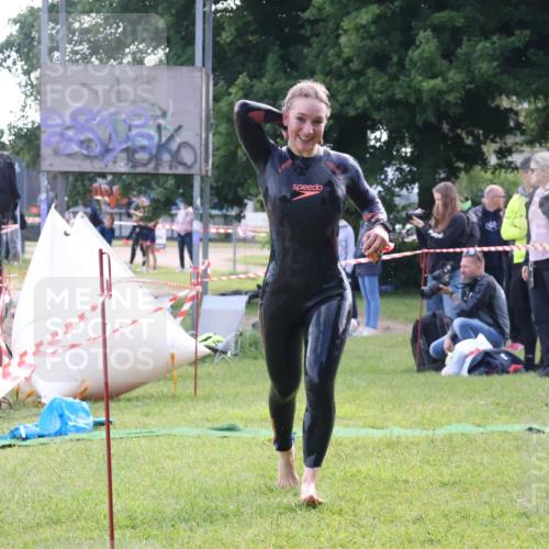 16.06.2024 - 26. Vierlanden-Triathlon Lena Gebhardt http://msf.ph/oto/6316835 16.06.2024 10:08:50 Schwimmen 183, 183 meine-sportfotos.de