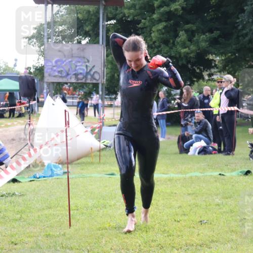 16.06.2024 - 26. Vierlanden-Triathlon Lena Gebhardt http://msf.ph/oto/6316843 16.06.2024 10:08:51 Schwimmen 183, 183 meine-sportfotos.de