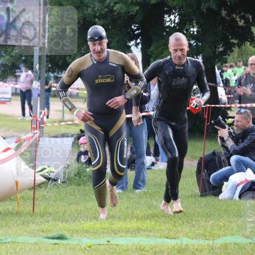 16.06.2024 - 26. Vierlanden-Triathlon Lena Gebhardt http://msf.ph/oto/6316863 16.06.2024 10:09:21 Schwimmen 205, 212, 205, 212 meine-sportfotos.de