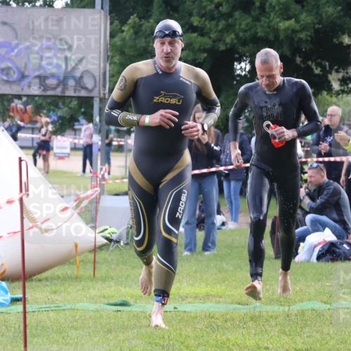 16.06.2024 - 26. Vierlanden-Triathlon Lena Gebhardt http://msf.ph/oto/6316867 16.06.2024 10:09:23 Schwimmen 205, 212, 205, 212 meine-sportfotos.de