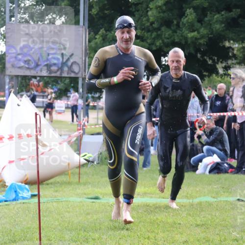 16.06.2024 - 26. Vierlanden-Triathlon Lena Gebhardt http://msf.ph/oto/6316871 16.06.2024 10:09:23 Schwimmen 205, 212, 205, 212 meine-sportfotos.de