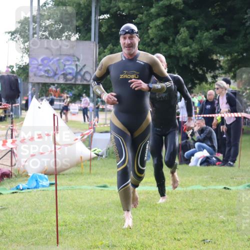 16.06.2024 - 26. Vierlanden-Triathlon Lena Gebhardt http://msf.ph/oto/6316876 16.06.2024 10:09:24 Schwimmen 205, 212, 205, 212 meine-sportfotos.de