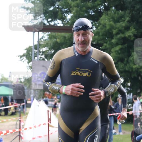 16.06.2024 - 26. Vierlanden-Triathlon Lena Gebhardt http://msf.ph/oto/6316881 16.06.2024 10:09:25 Schwimmen 205, 212, 205, 212 meine-sportfotos.de